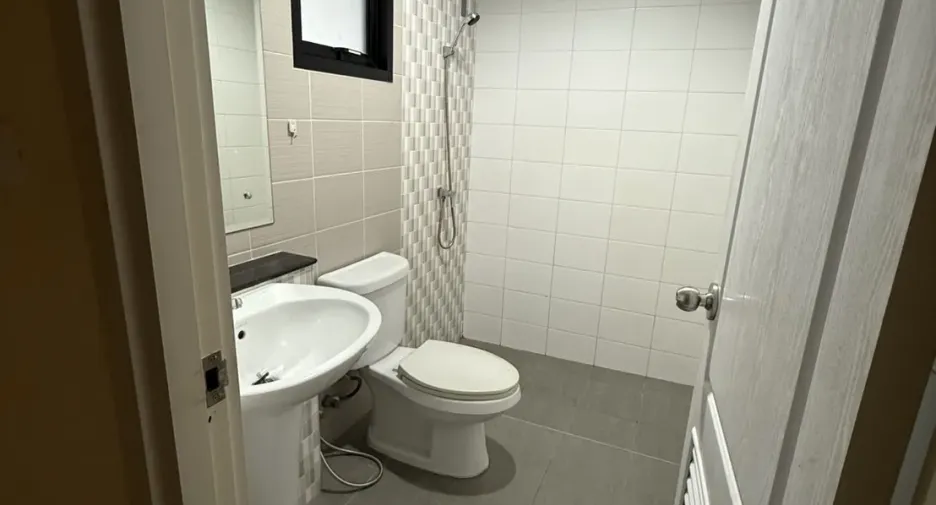 For rent 2 bedrooms townhouse in Thalang, Phuket