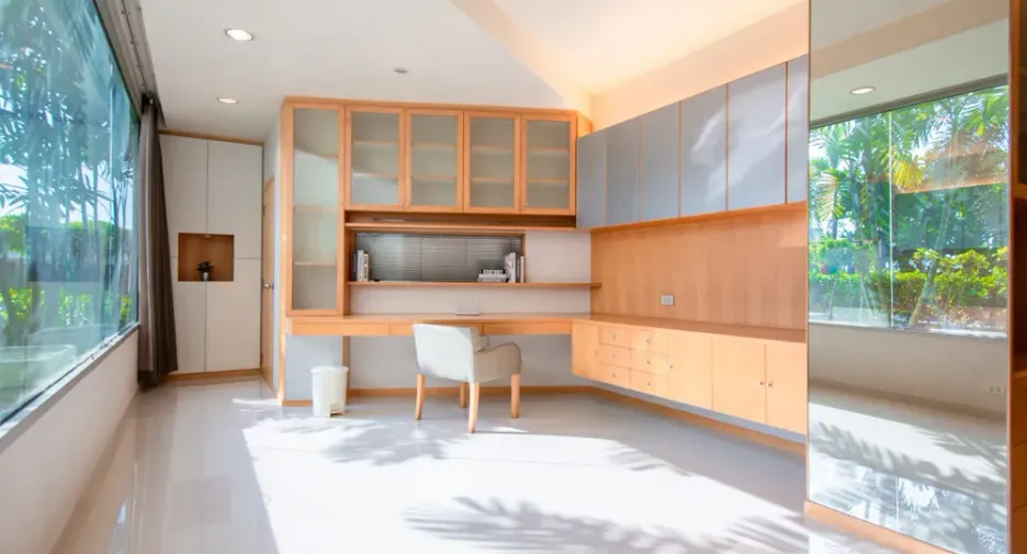 Condo en alquiler de 1 habitaciones en Yan Nawa, Bangkok