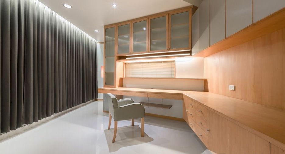Condo en alquiler de 1 habitaciones en Yan Nawa, Bangkok