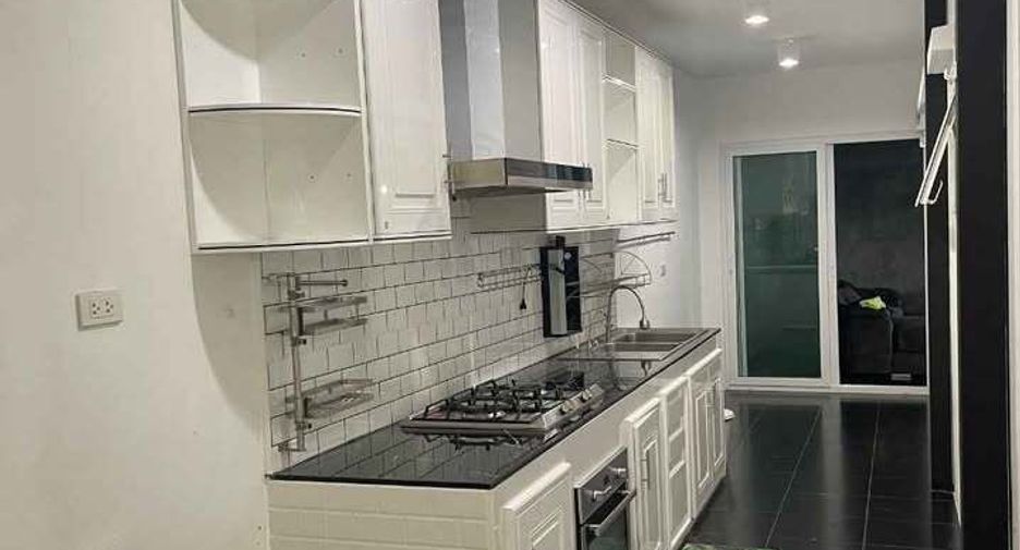 For sale and for rent 4 bedrooms house in Bang Phli, Samut Prakan