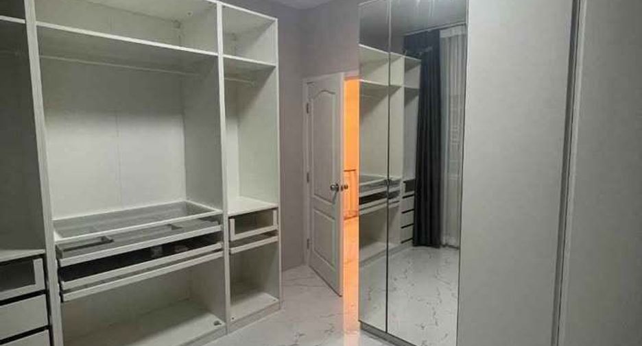 For sale and for rent 4 bedrooms house in Bang Phli, Samut Prakan