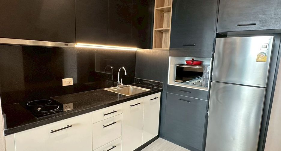 For rent 2 bedrooms condo in Sathon, Bangkok