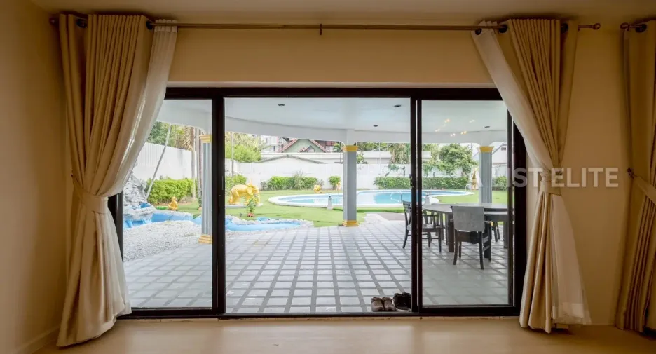For rent 5 bedrooms house in Bang Lamung, Chonburi