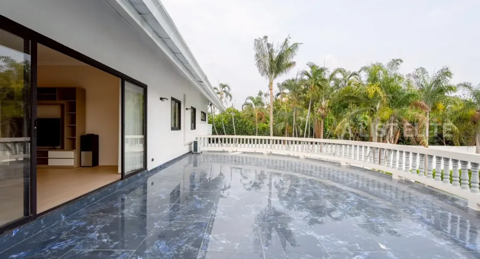 For rent 5 bedrooms house in Bang Lamung, Chonburi