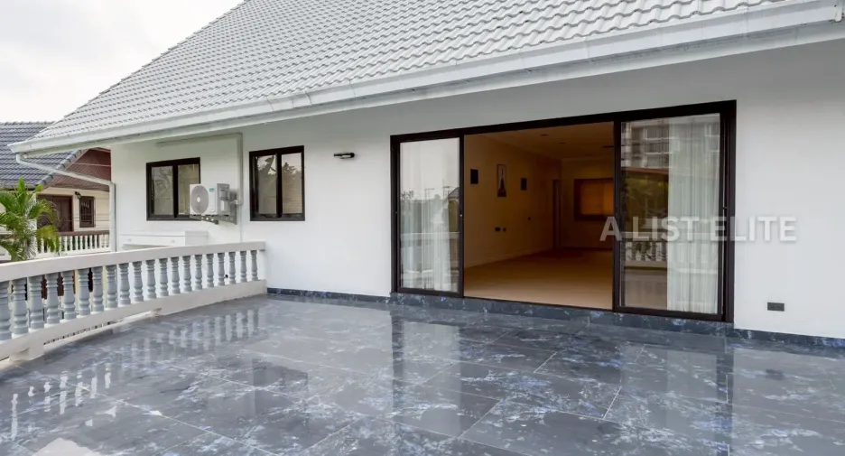 For rent 5 bedrooms house in Bang Lamung, Chonburi