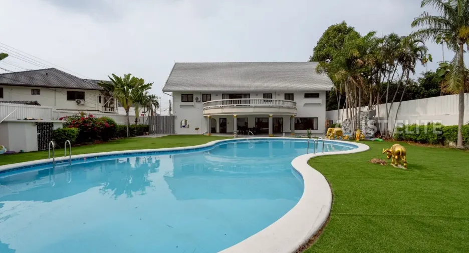 For rent 5 bedrooms house in Bang Lamung, Chonburi