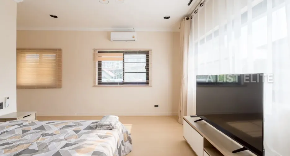 For rent 5 bedrooms house in Bang Lamung, Chonburi