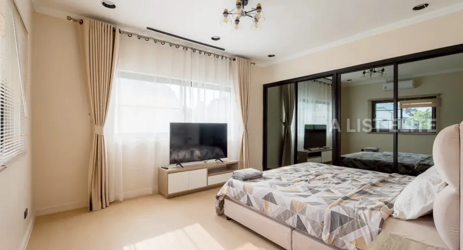 For rent 5 bedrooms house in Bang Lamung, Chonburi