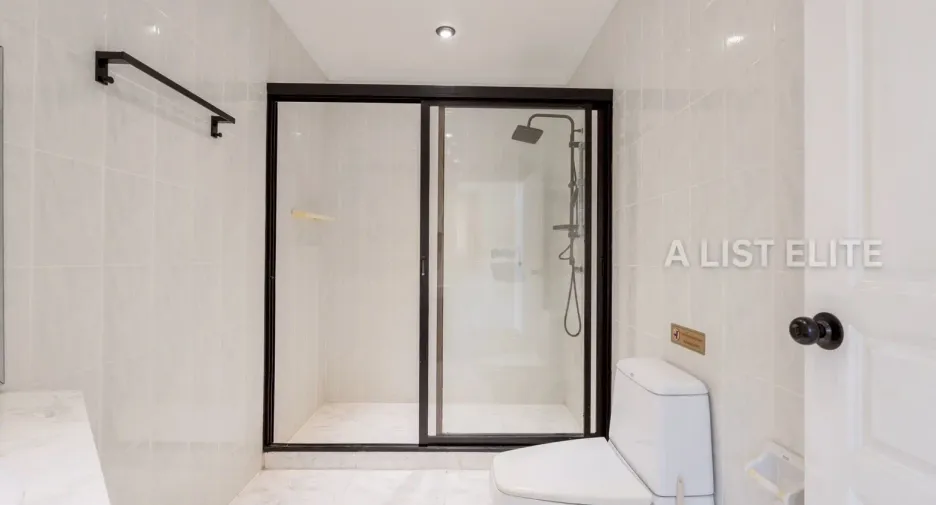 For rent 5 bedrooms house in Bang Lamung, Chonburi