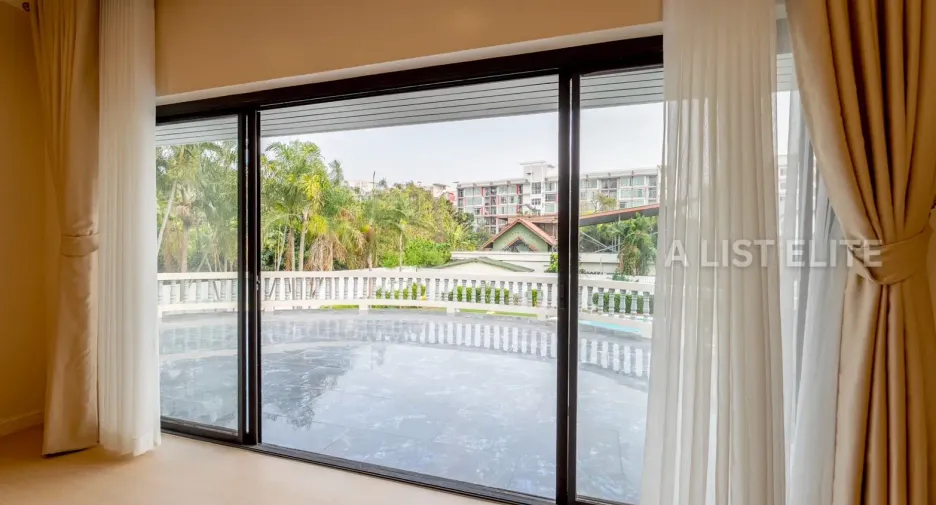 For rent 5 bedrooms house in Bang Lamung, Chonburi