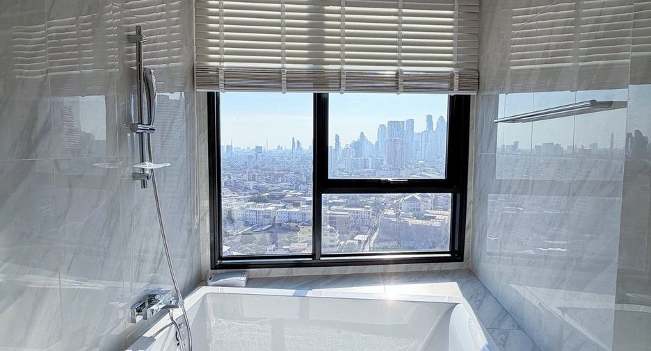 À vendre 2 chambres condo à Khlong Toei, Bangkok