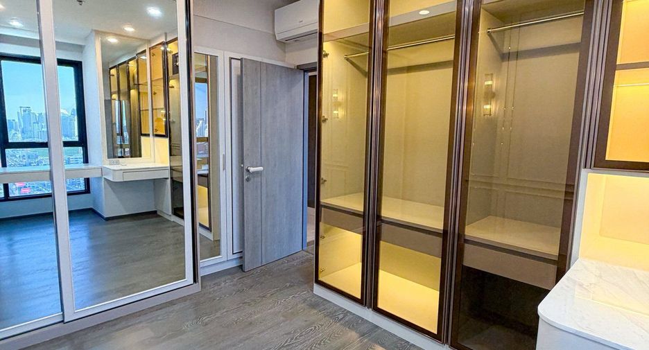 À vendre 2 chambres condo à Khlong Toei, Bangkok