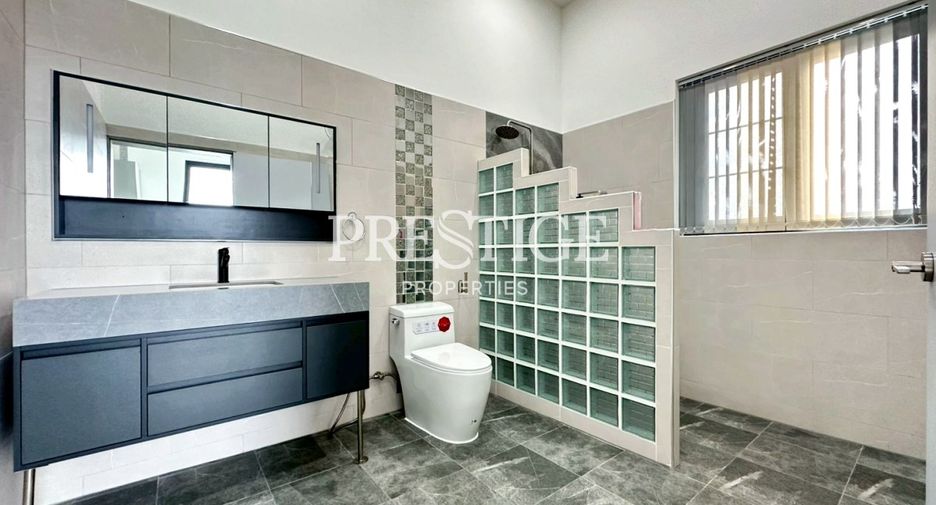Casa en venta de 4 habitaciones en Bang Lamung, Chonburi