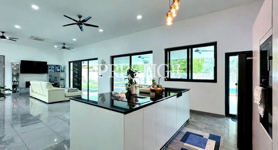Casa en venta de 4 habitaciones en Bang Lamung, Chonburi