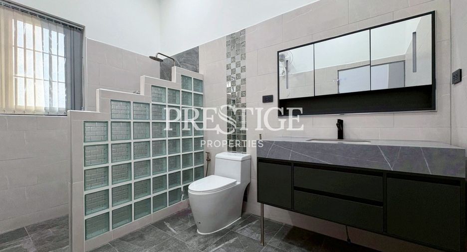 Casa en venta de 4 habitaciones en Bang Lamung, Chonburi