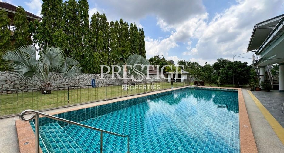 Casa en venta de 4 habitaciones en Bang Lamung, Chonburi
