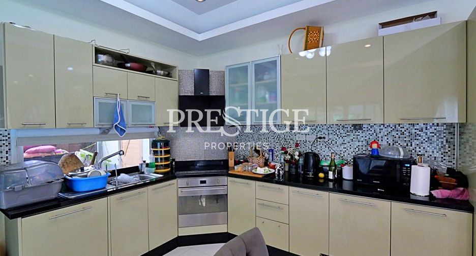 For sale 4 bedrooms house in Bang Lamung, Chonburi