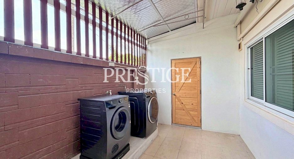 For sale 4 bedrooms house in Bang Lamung, Chonburi