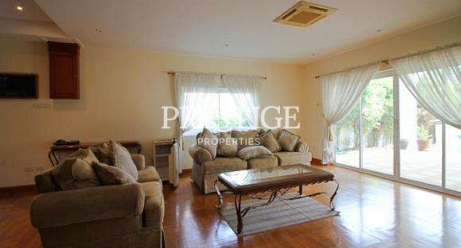 For rent 5 bedrooms house in Bang Lamung, Chonburi