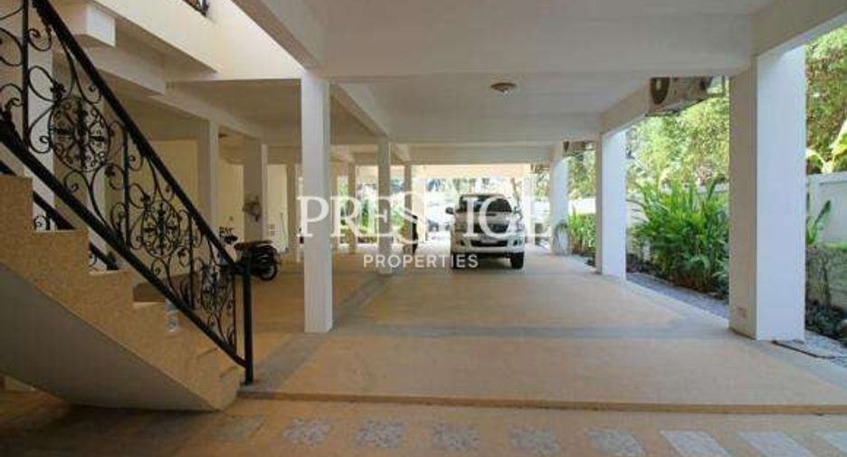 For rent 5 bedrooms house in Bang Lamung, Chonburi