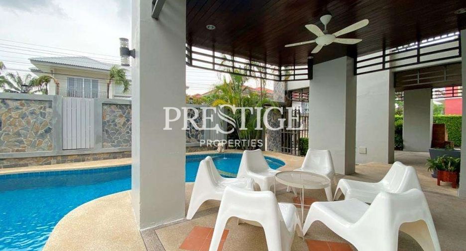 Casa en alquiler de 5 habitaciones en Bang Lamung, Chonburi