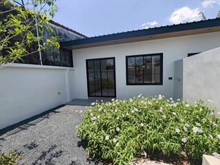 Casa adosada en venta de 2 habitaciones en Thalang, Phuket