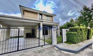 Casa en alquiler de 4 habitaciones en Si Racha, Chonburi