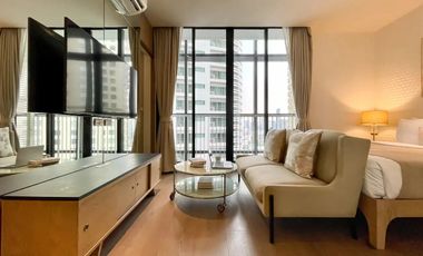 À louer studio condo à Khlong Toei, Bangkok