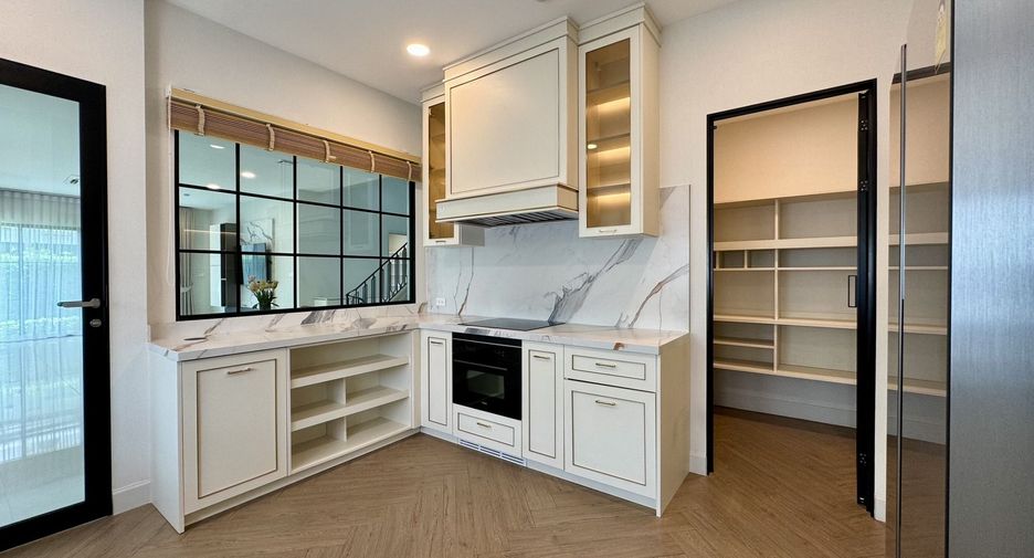 Haus zur Miete mit 4 Zimmer in Saphan Sung, Bangkok