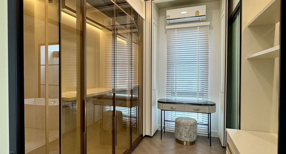 Haus zur Miete mit 4 Zimmer in Saphan Sung, Bangkok