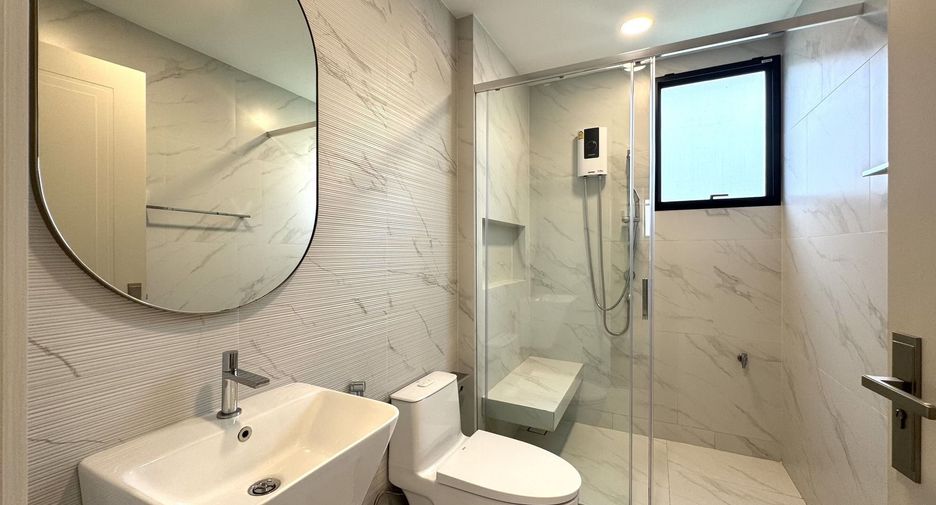 Haus zur Miete mit 4 Zimmer in Saphan Sung, Bangkok