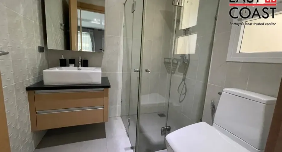 For rent and for sale 4 bedrooms house in Bang Lamung, Chonburi