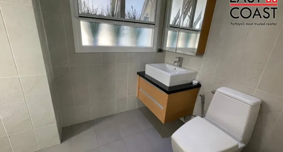 For rent and for sale 4 bedrooms house in Bang Lamung, Chonburi