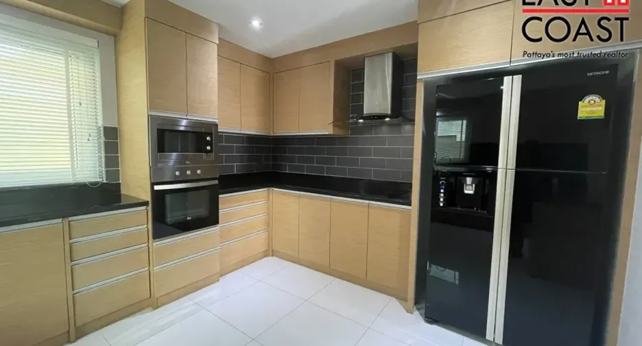 For rent and for sale 4 bedrooms house in Bang Lamung, Chonburi
