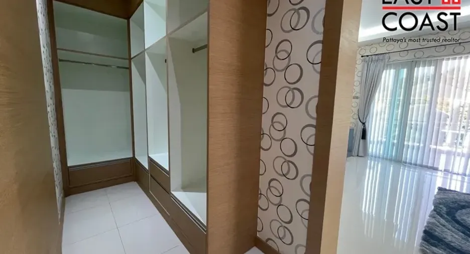 For rent and for sale 4 bedrooms house in Bang Lamung, Chonburi