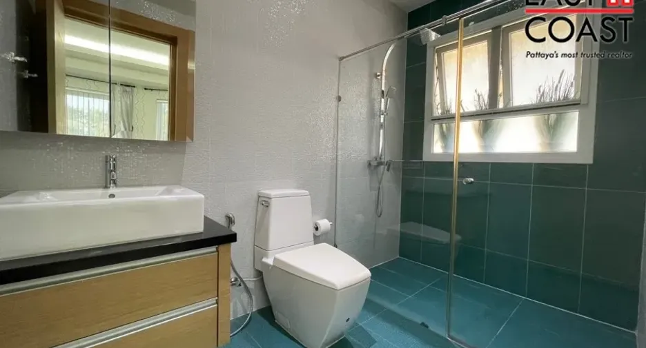 For rent and for sale 4 bedrooms house in Bang Lamung, Chonburi
