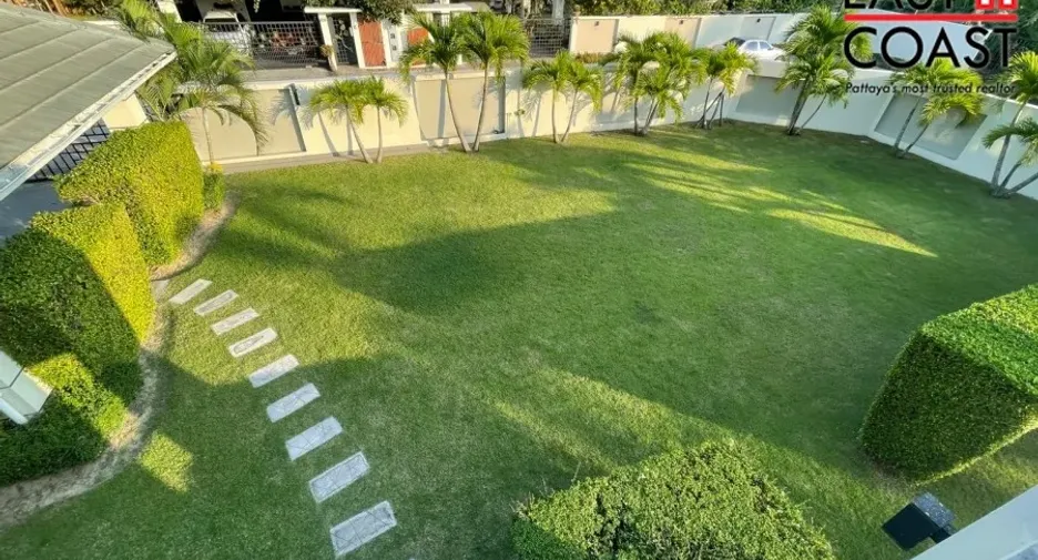 For rent and for sale 4 bedrooms house in Bang Lamung, Chonburi