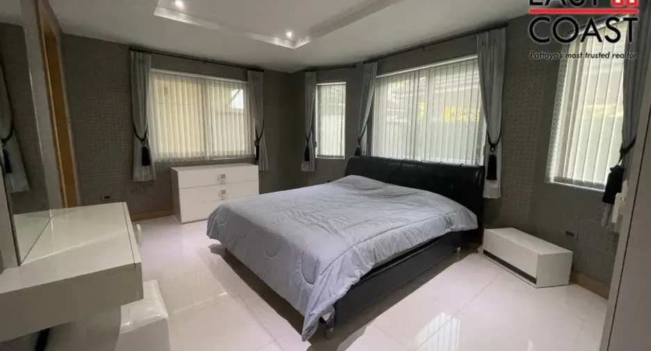For rent and for sale 4 bedrooms house in Bang Lamung, Chonburi