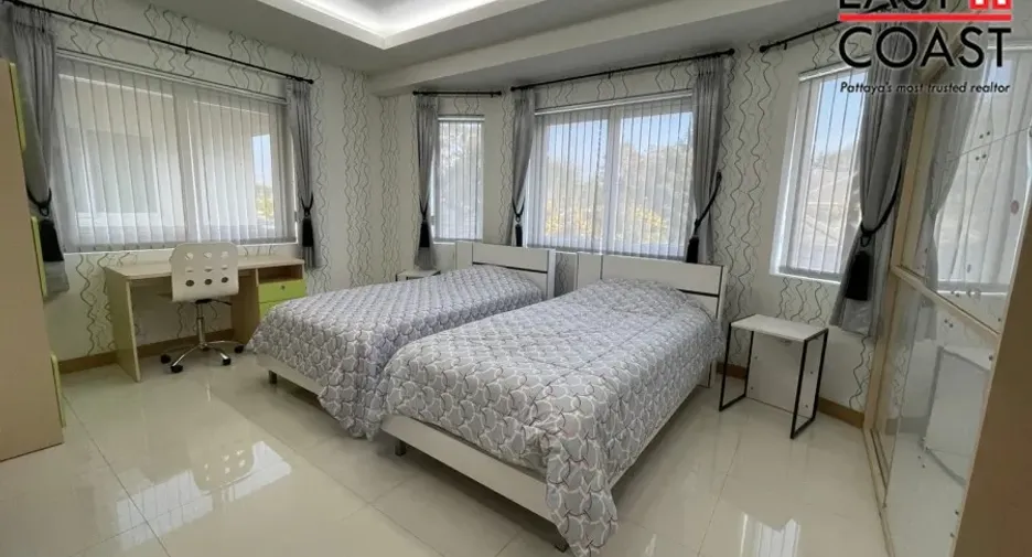 For rent and for sale 4 bedrooms house in Bang Lamung, Chonburi