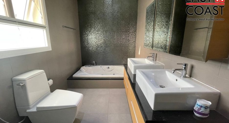 For sale and for rent 4 bedrooms house in Bang Lamung, Chonburi