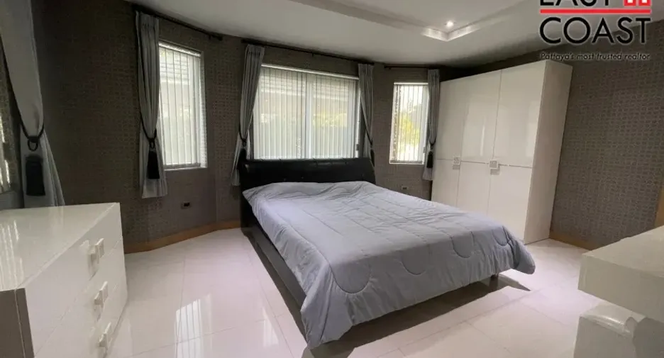 For rent and for sale 4 bedrooms house in Bang Lamung, Chonburi