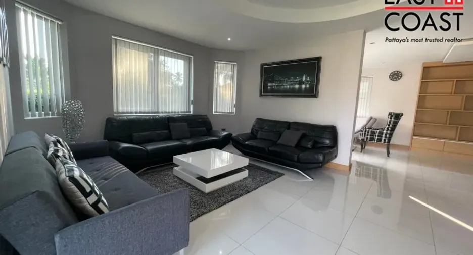 For rent and for sale 4 bedrooms house in Bang Lamung, Chonburi