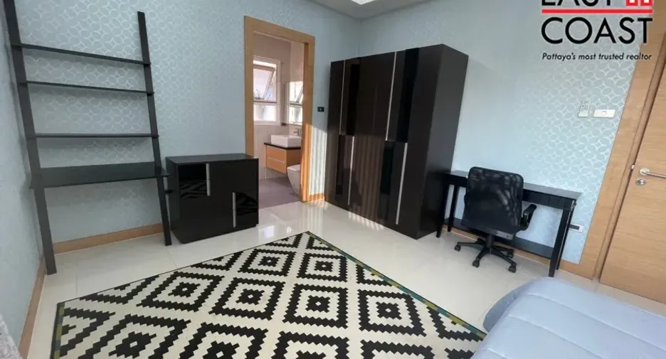 For rent and for sale 4 bedrooms house in Bang Lamung, Chonburi