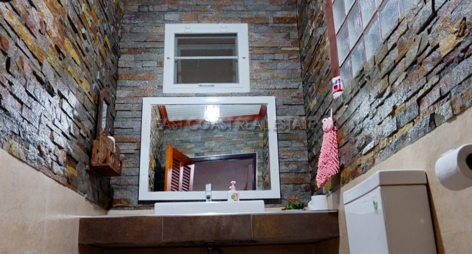 For sale and for rent 4 bedrooms house in Bang Lamung, Chonburi