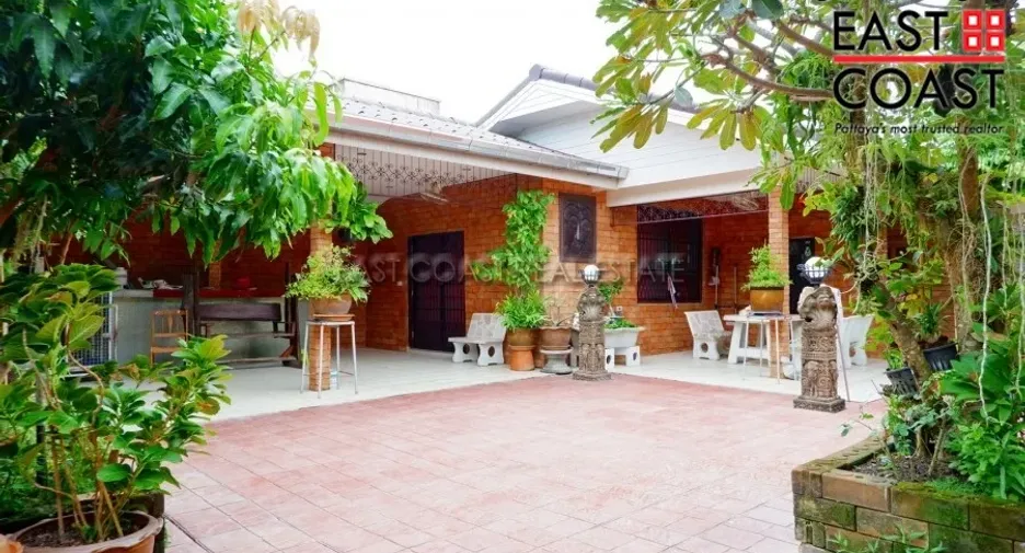 For rent and for sale 4 bedrooms house in Bang Lamung, Chonburi