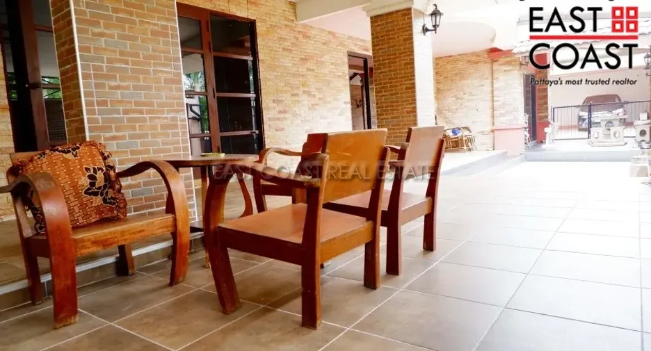 For rent and for sale 4 bedrooms house in Bang Lamung, Chonburi