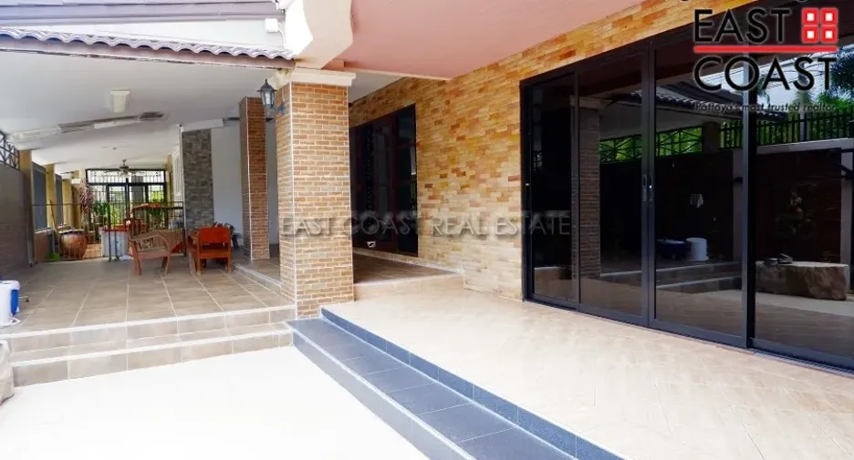 For rent and for sale 4 bedrooms house in Bang Lamung, Chonburi