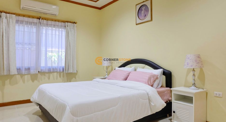 Casa en alquiler de 4 habitaciones en Bang Lamung, Chonburi