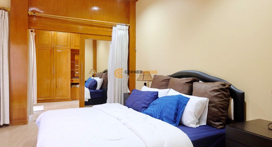 Casa en alquiler de 4 habitaciones en Bang Lamung, Chonburi
