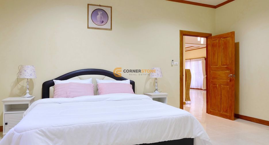 Casa en alquiler de 4 habitaciones en Bang Lamung, Chonburi